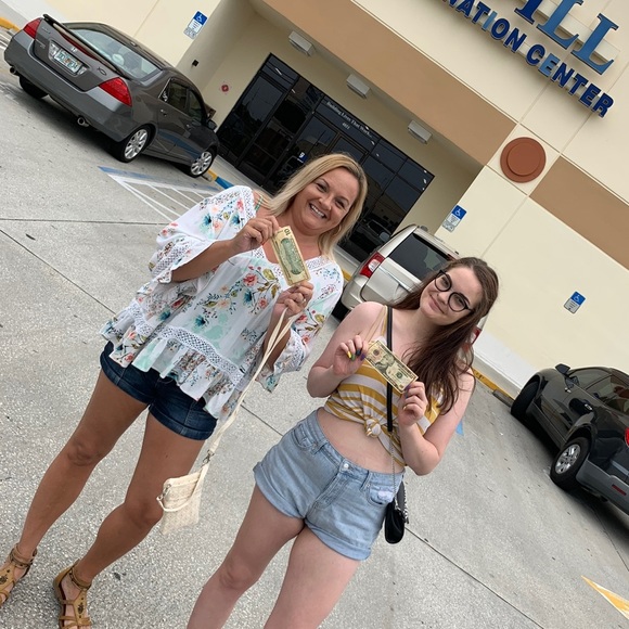 LIVE SHOWS EVERY WEDNESDAY AT 9:00 PM EST - Picture 7 of 10